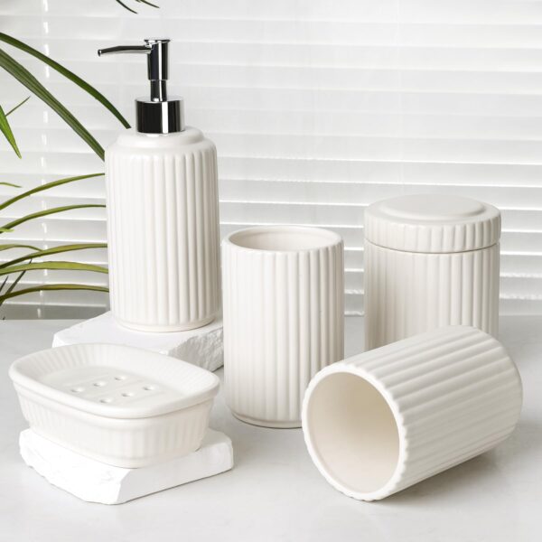 NOVAJOY Badezimmer Set Keramik – 5-teilig mit Seifenspender, Zahnbürstenhalter & Zubehör, Beige-Weiß – Bild 5